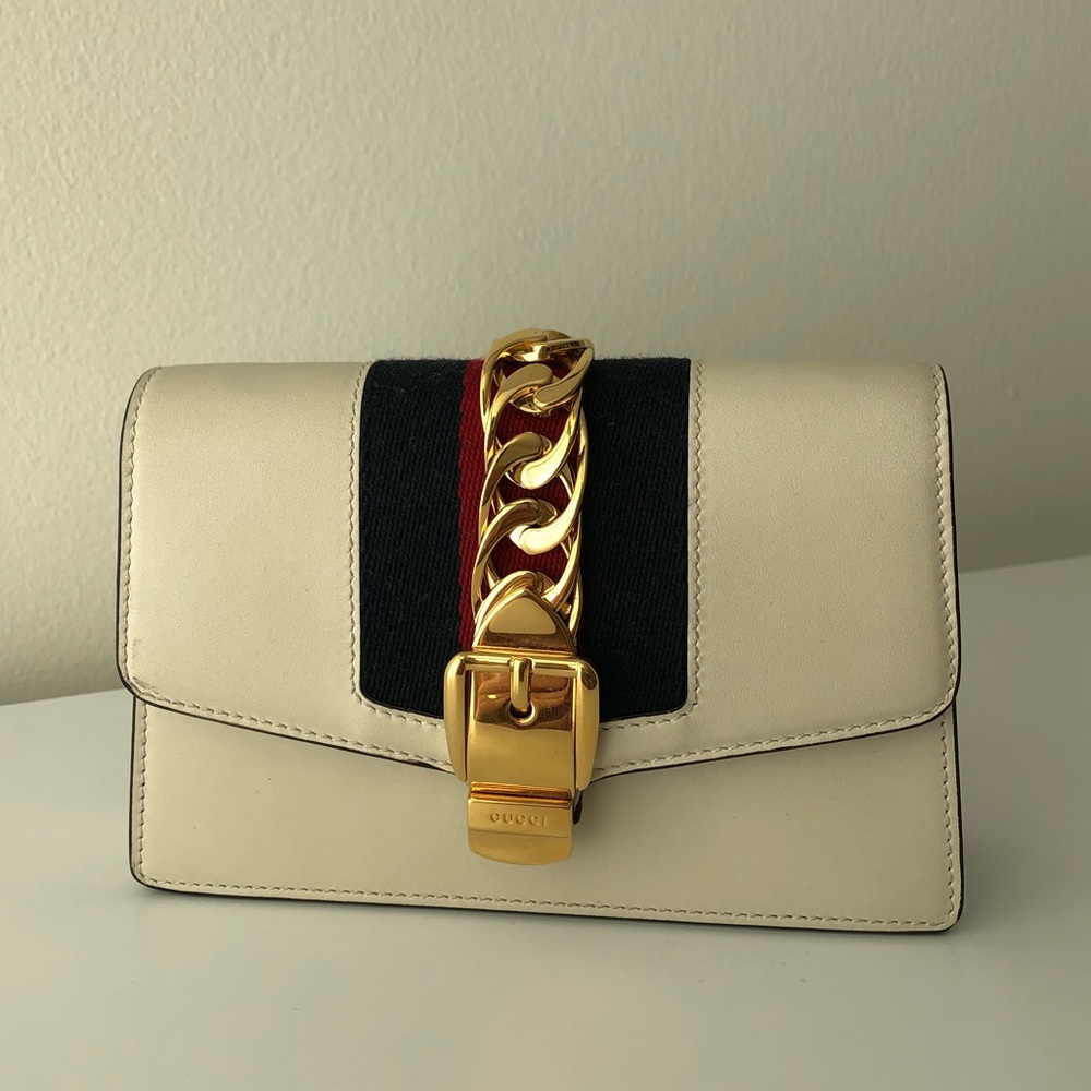 Gucci Sylvie Leather Chain Bag